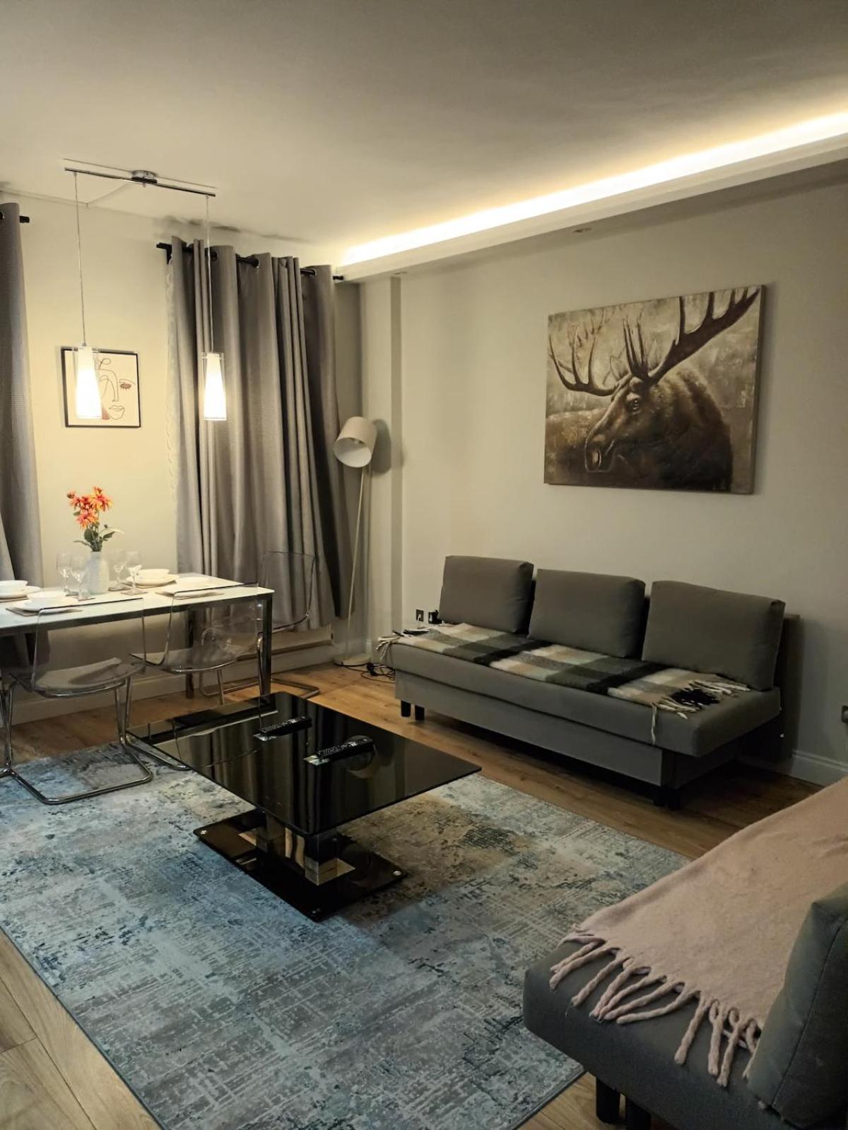 2nd Flr 3 Bed Flat In The Heart Of Edgware Road-g20 *
