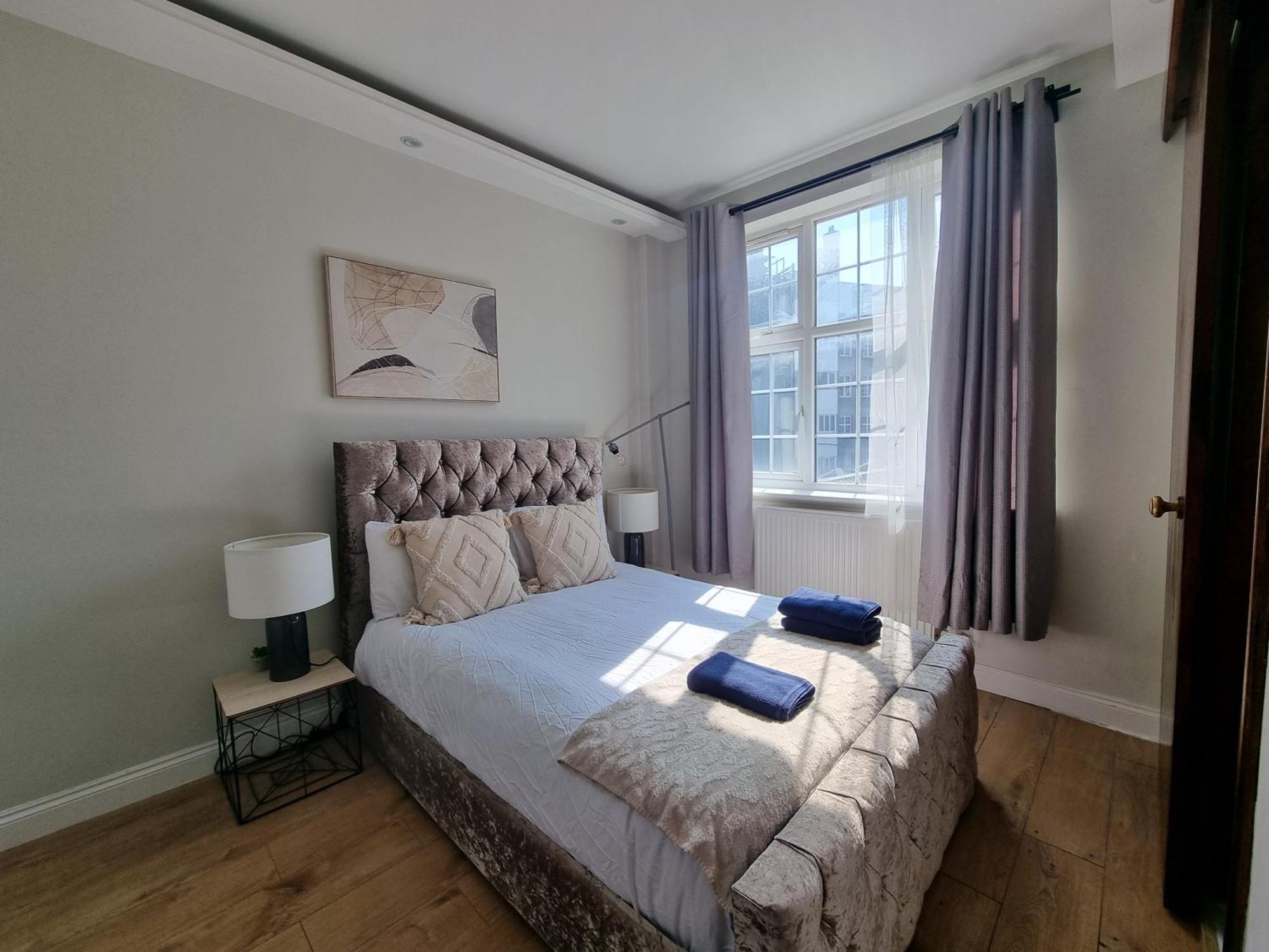 2nd Flr 3 Bed Flat In The Heart Of Edgware Road-g20